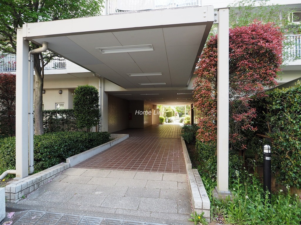 光が丘パークタウンゆりの木通り北住宅5号棟　エントランス